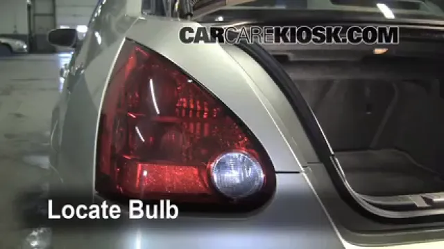 2004 Nissan Maxima SE 3.5L V6 Luces Luz de giro trasera (reemplazar foco)